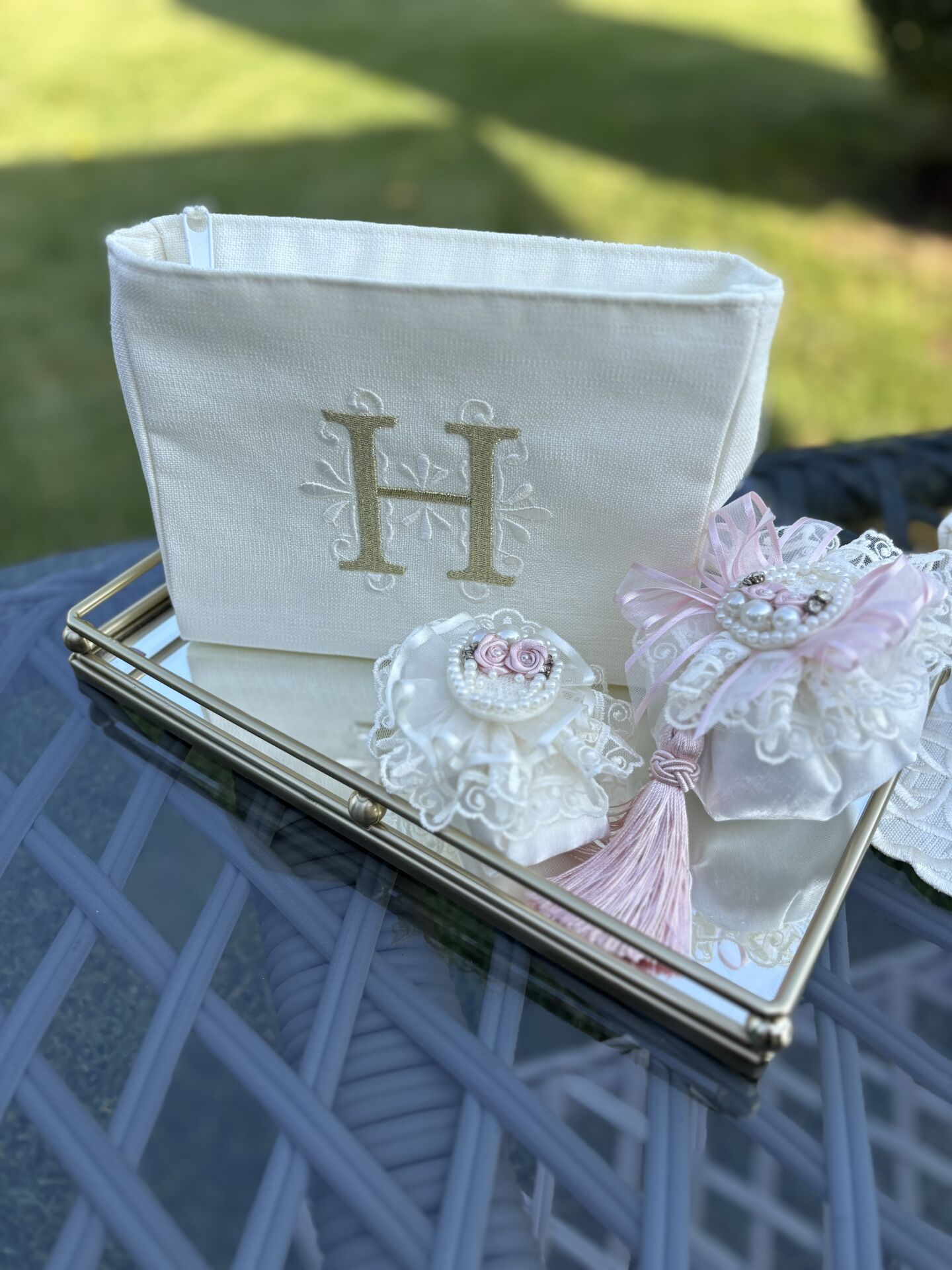 Harf Nakışlı Keten Çanta | Ekru&Gold