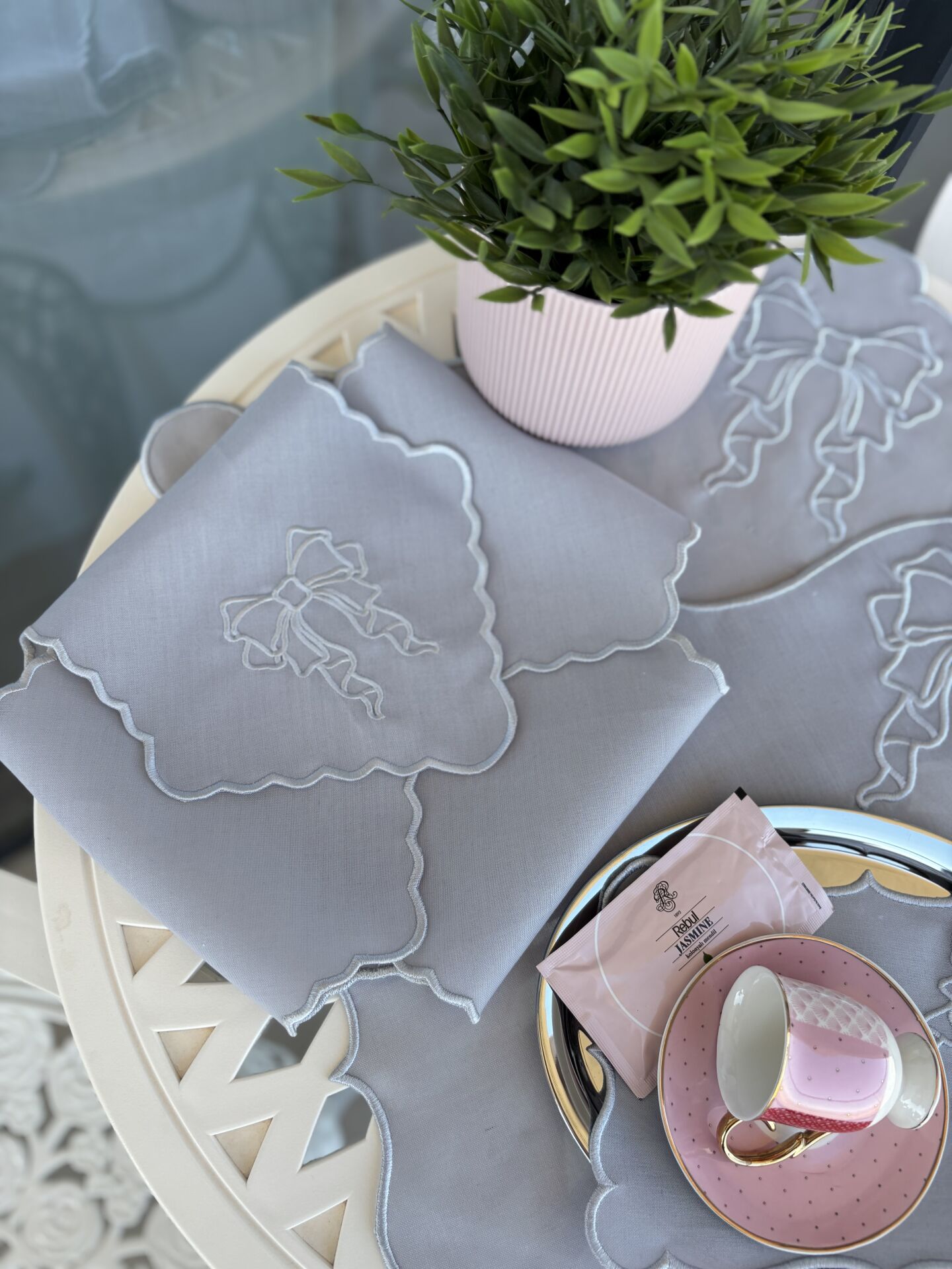 Fionelle | Ekmek Örtüsü | Gri