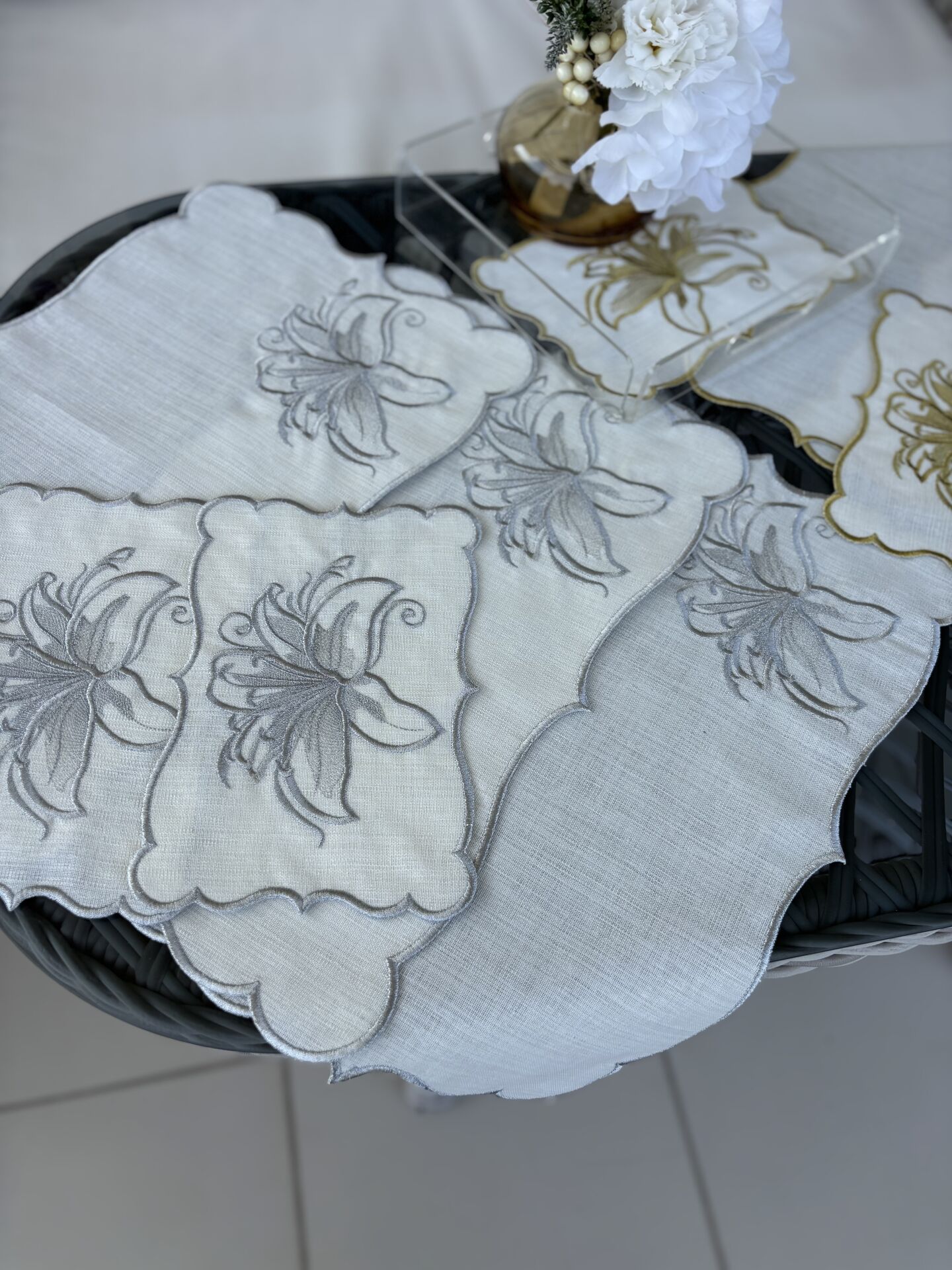 Lilyum | Tepsi Örtüsü | Ekru&Gümüş