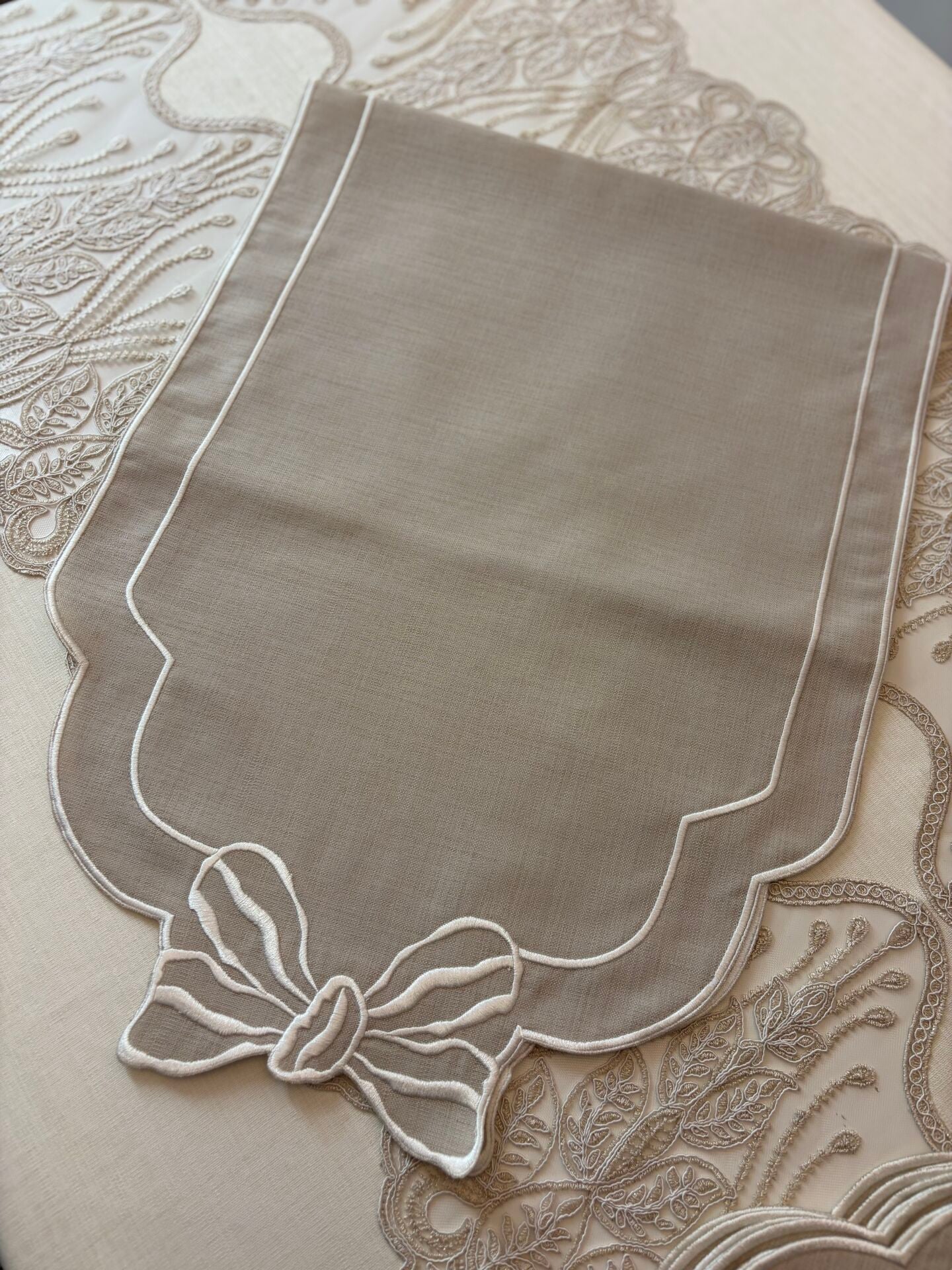 Belle | Runner | Cappuccino